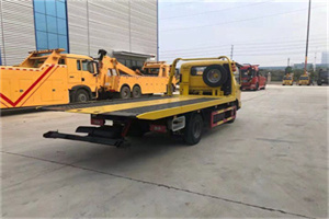 新和非事故拖车